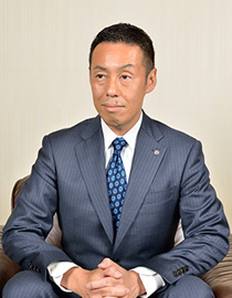 代表取締役(近影写真)