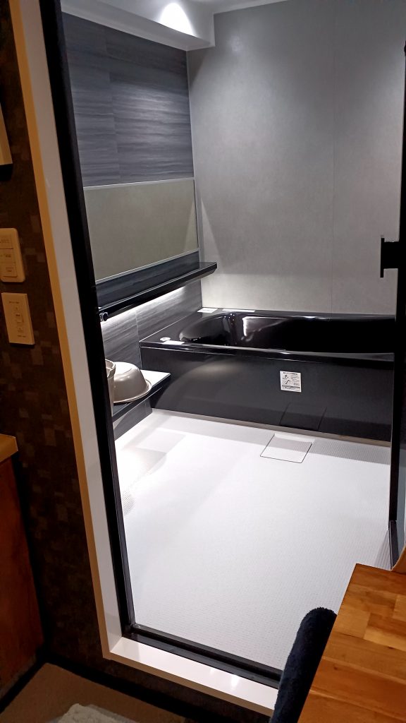 神奈川県横浜市港北区Ｔ様邸(マンション)　お風呂リフォーム・洗面化粧台水栓交換と内装